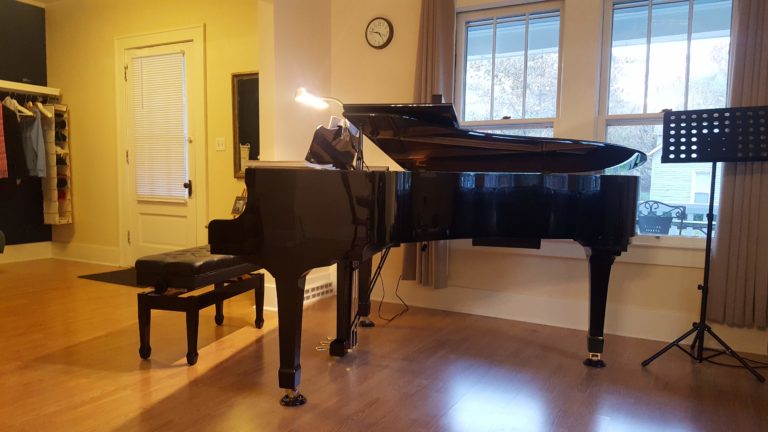 grand piano 768x432