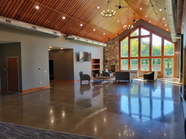 Lobby 1 20220830 161138 REV 768x576