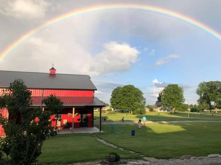 The Barn - Play while you stay!