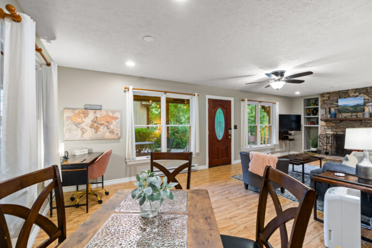 Base living dining 768x512