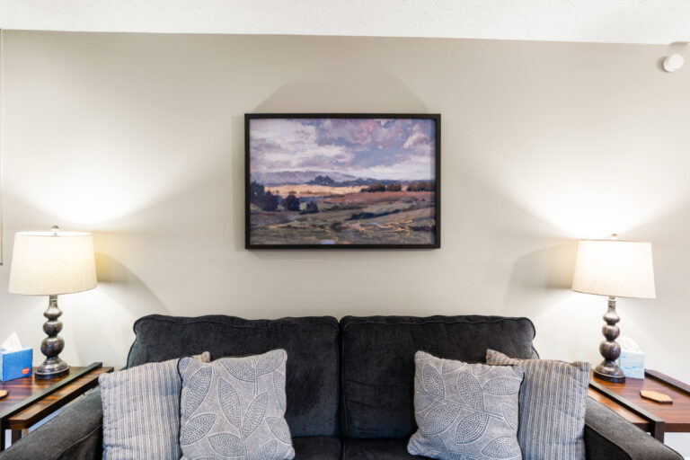 Summit living room 768x512