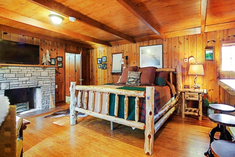 cabin 2 768x512