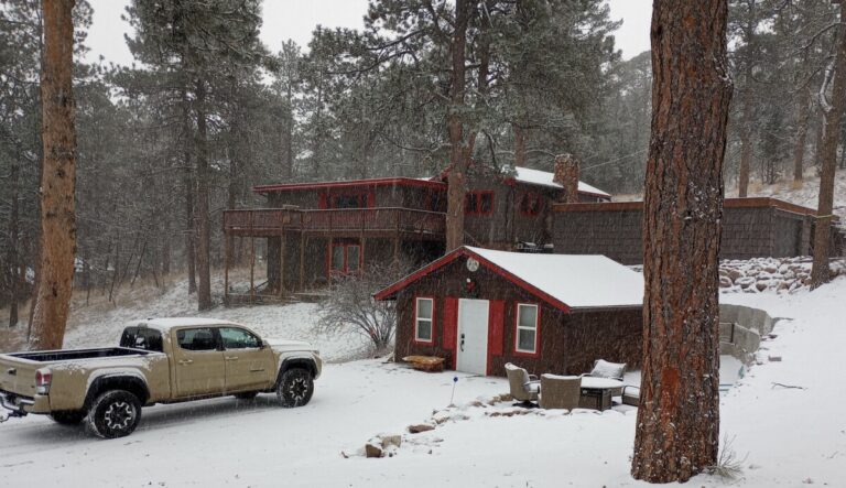 Ext snowing 768x443