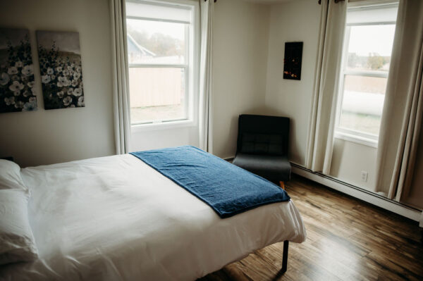 northfarthing farms cottage jonesville michigan queen bedroom2 window view horizontal 600x399 1