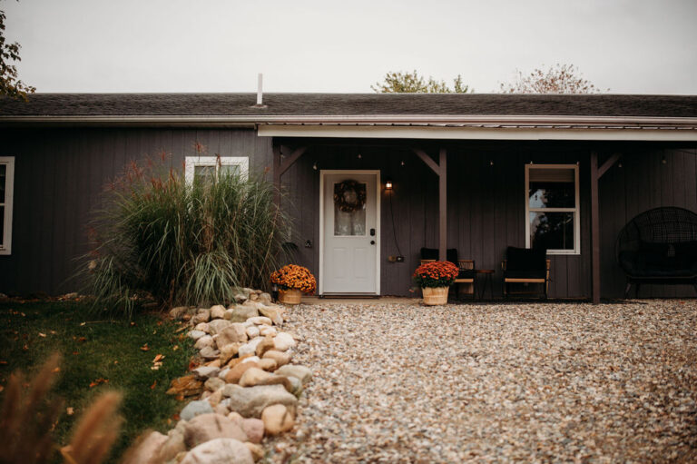top northfarthing farms cottage jonesville michigan low straight front horizontal 1 768x511